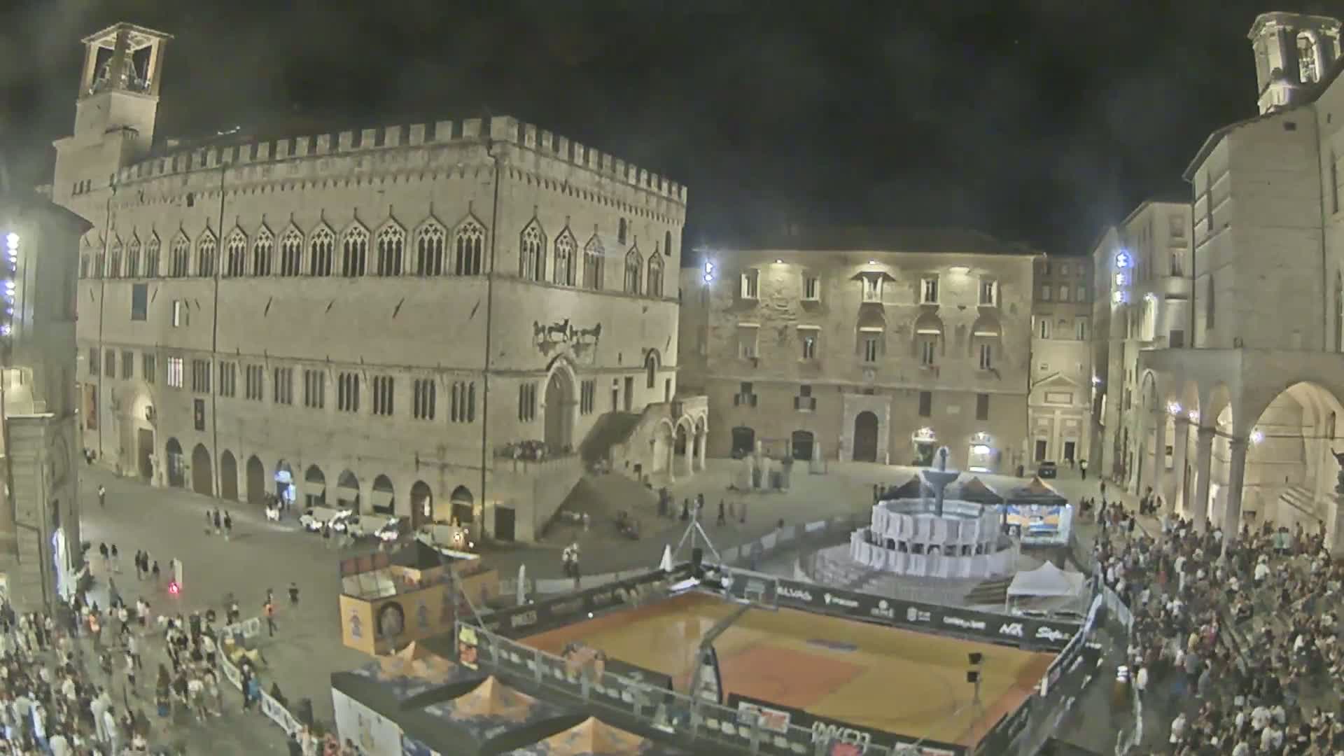 Perugia Piazza IV Novembre Square Live Cam - Umbria, Italy