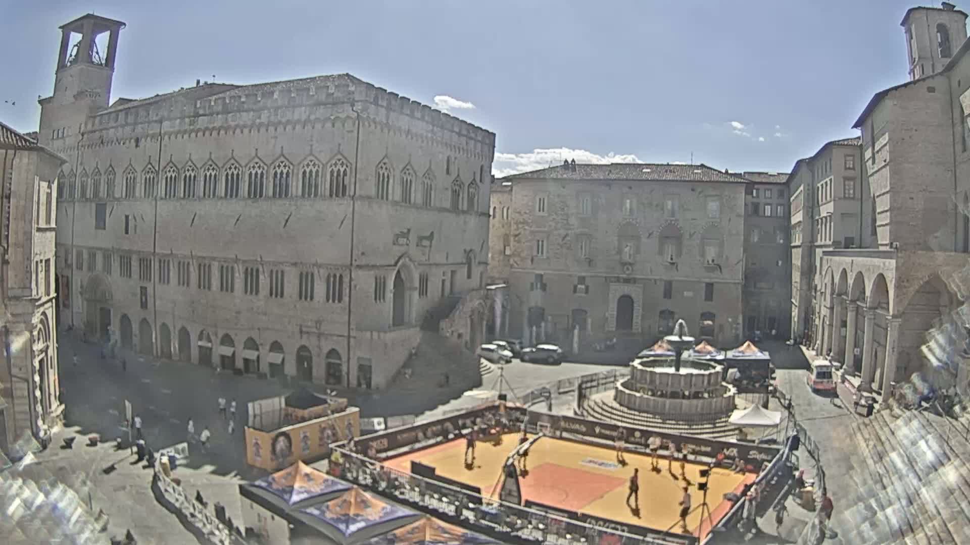 Perugia Piazza IV Novembre Square Live Cam - Umbria, Italy