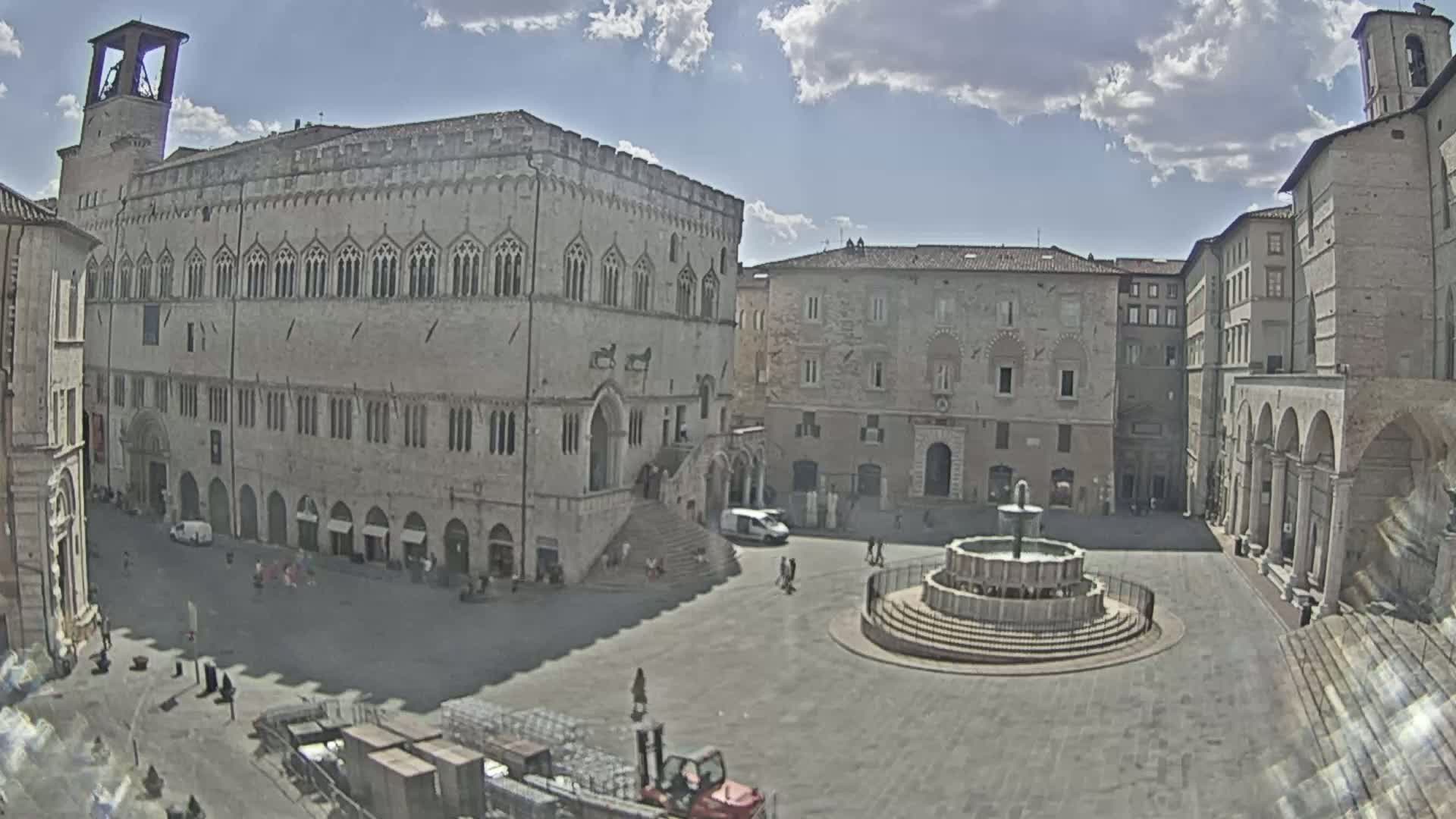 Perugia Piazza IV Novembre Square Live Cam - Umbria, Italy