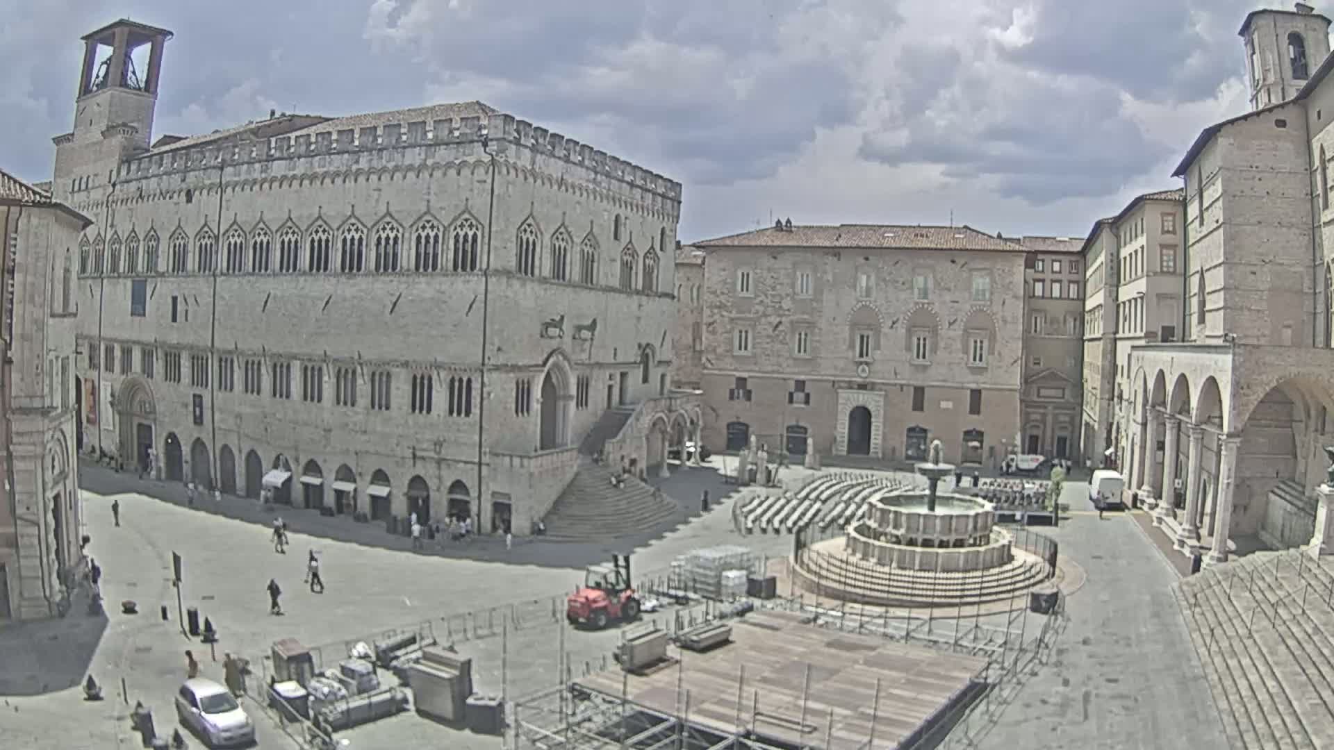 Perugia Piazza IV Novembre Square Live Cam - Umbria, Italy