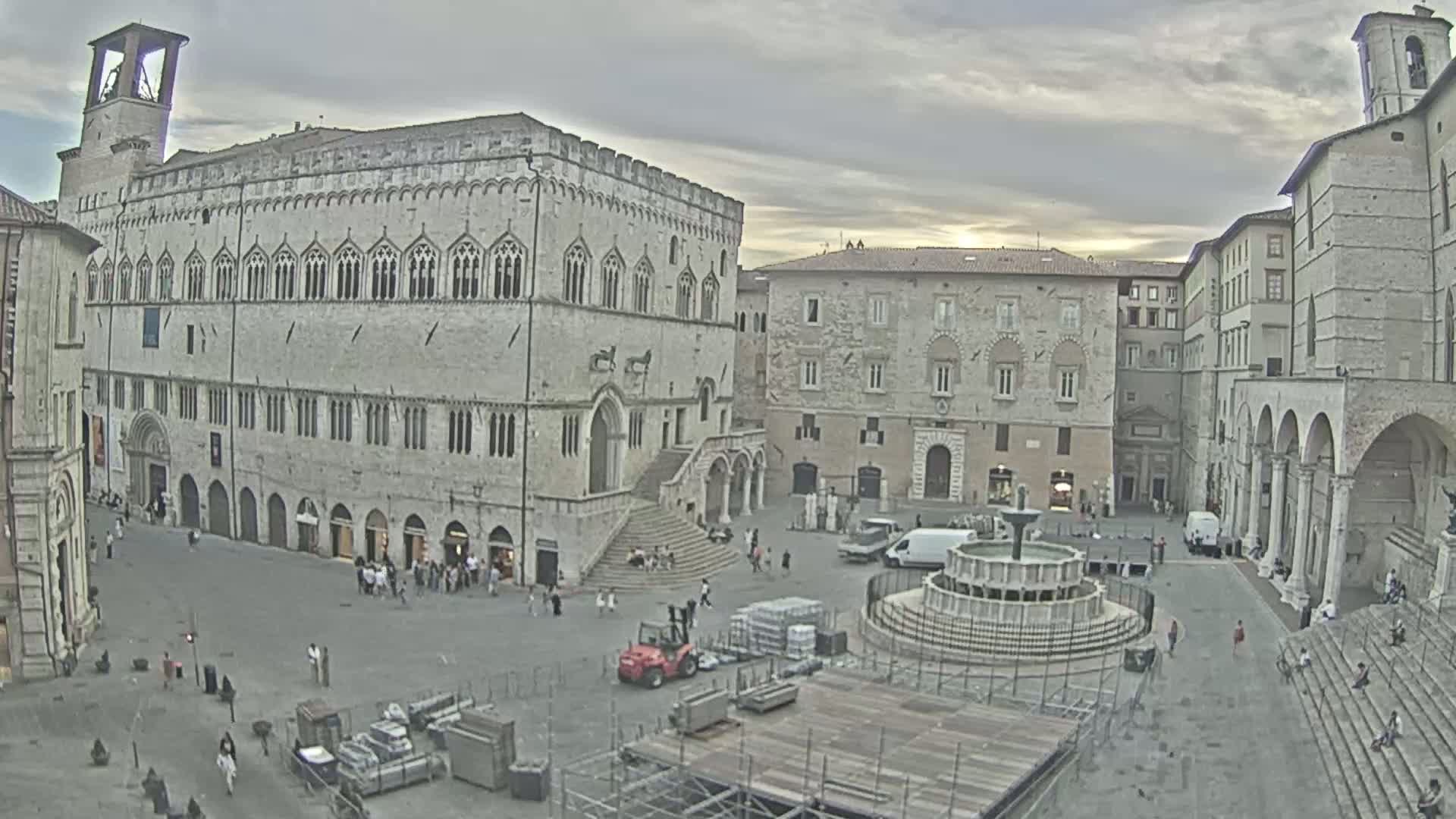 Perugia Piazza IV Novembre Square Live Cam - Umbria, Italy