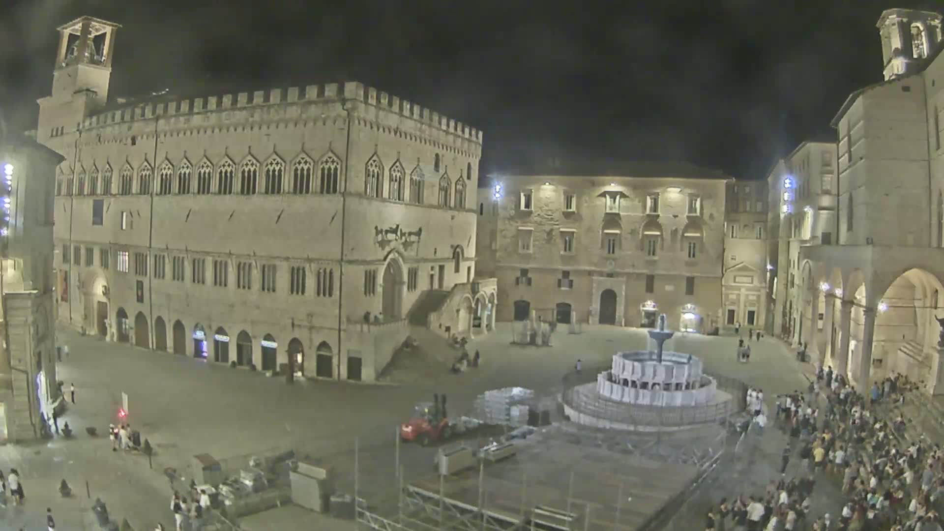 Perugia Piazza IV Novembre Square Live Cam - Umbria, Italy