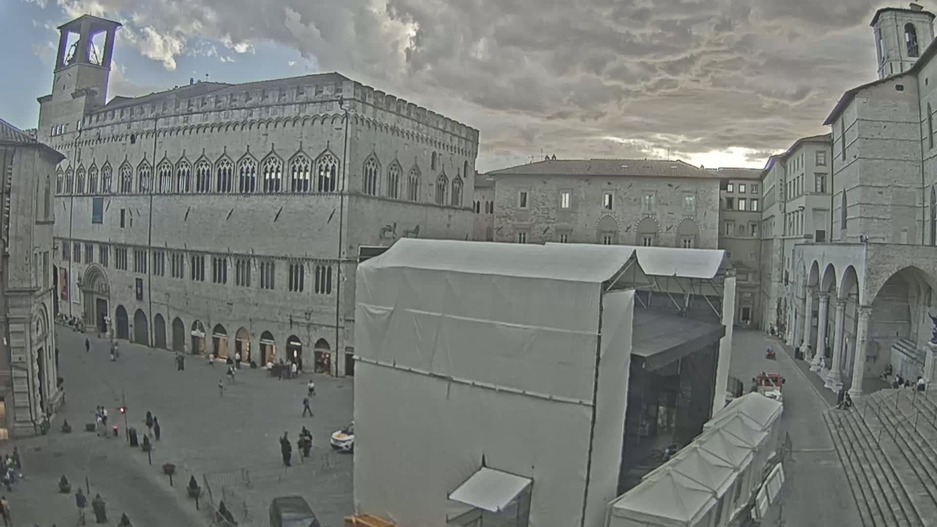 Perugia Piazza IV Novembre Square Live Cam - Umbria, Italy