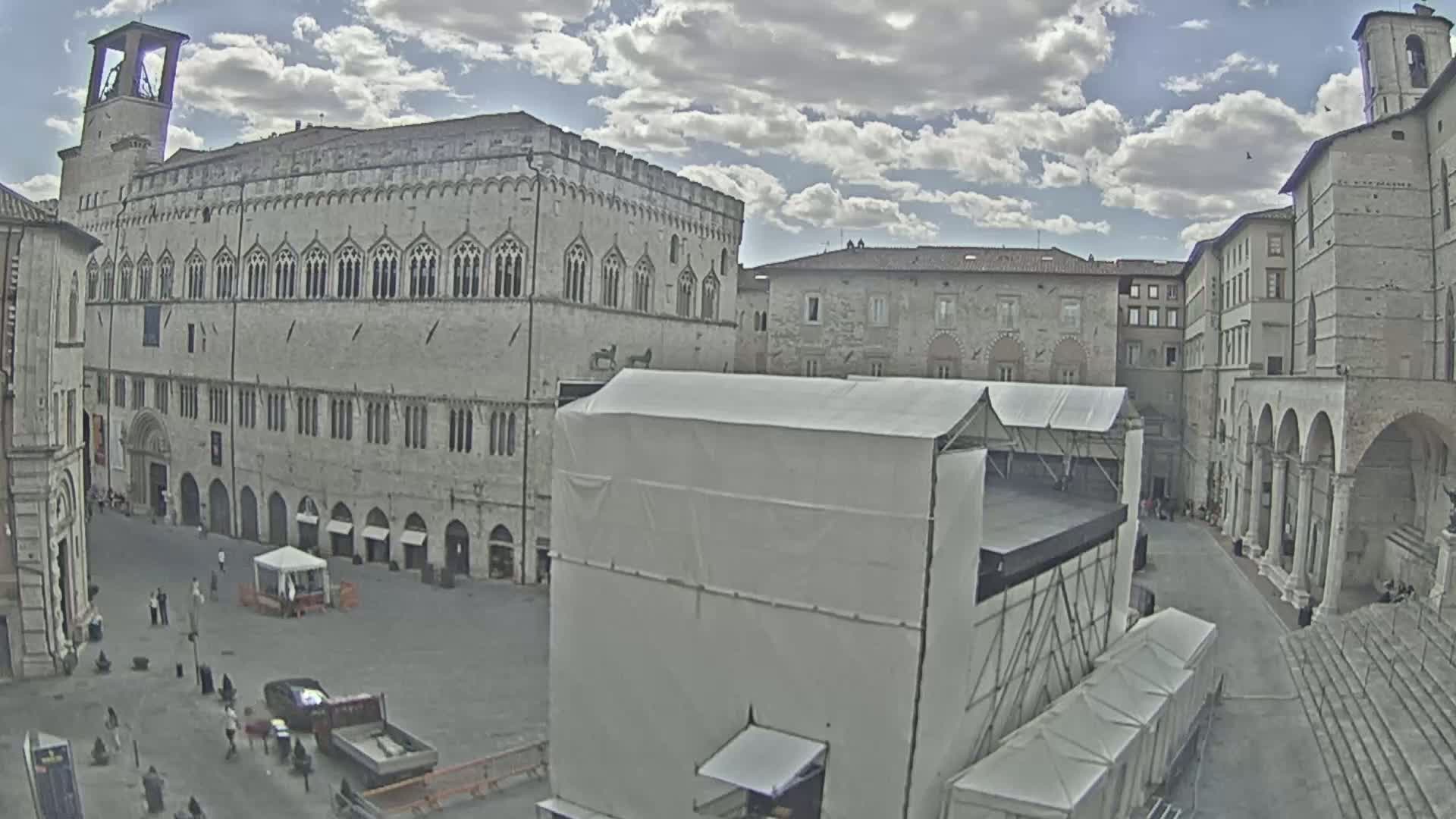 Perugia Piazza IV Novembre Square Live Cam - Umbria, Italy