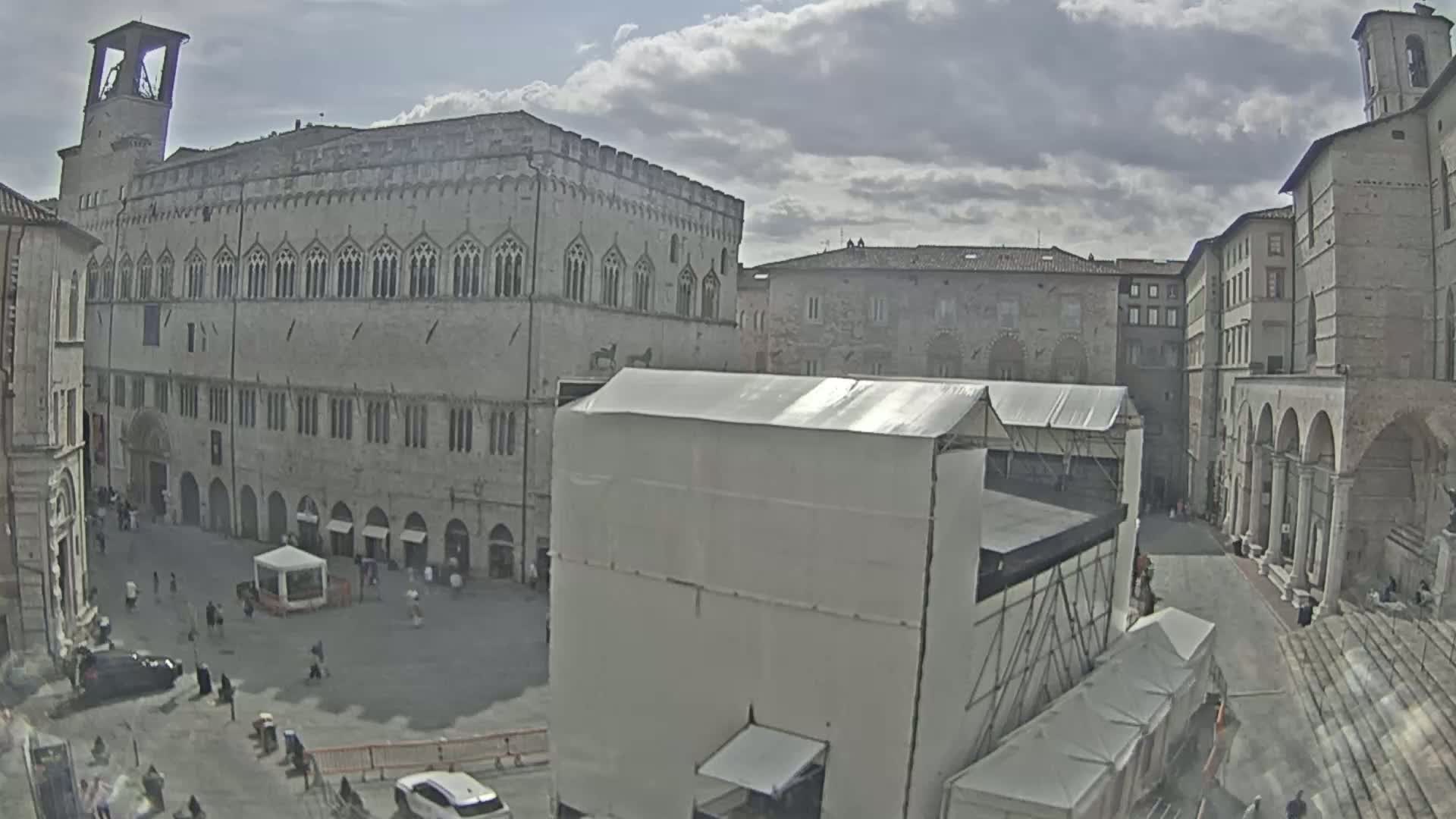 Perugia Piazza IV Novembre Square Live Cam - Umbria, Italy