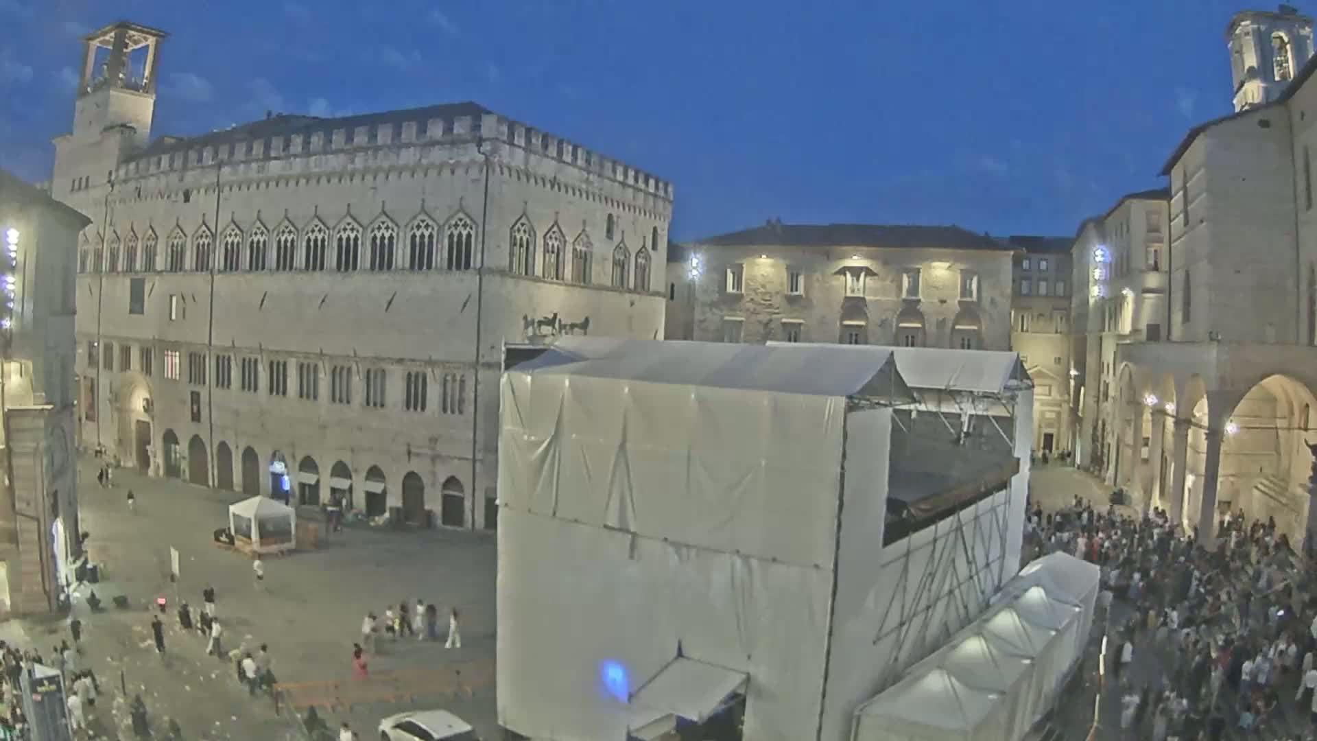 Perugia Piazza IV Novembre Square Live Cam - Umbria, Italy