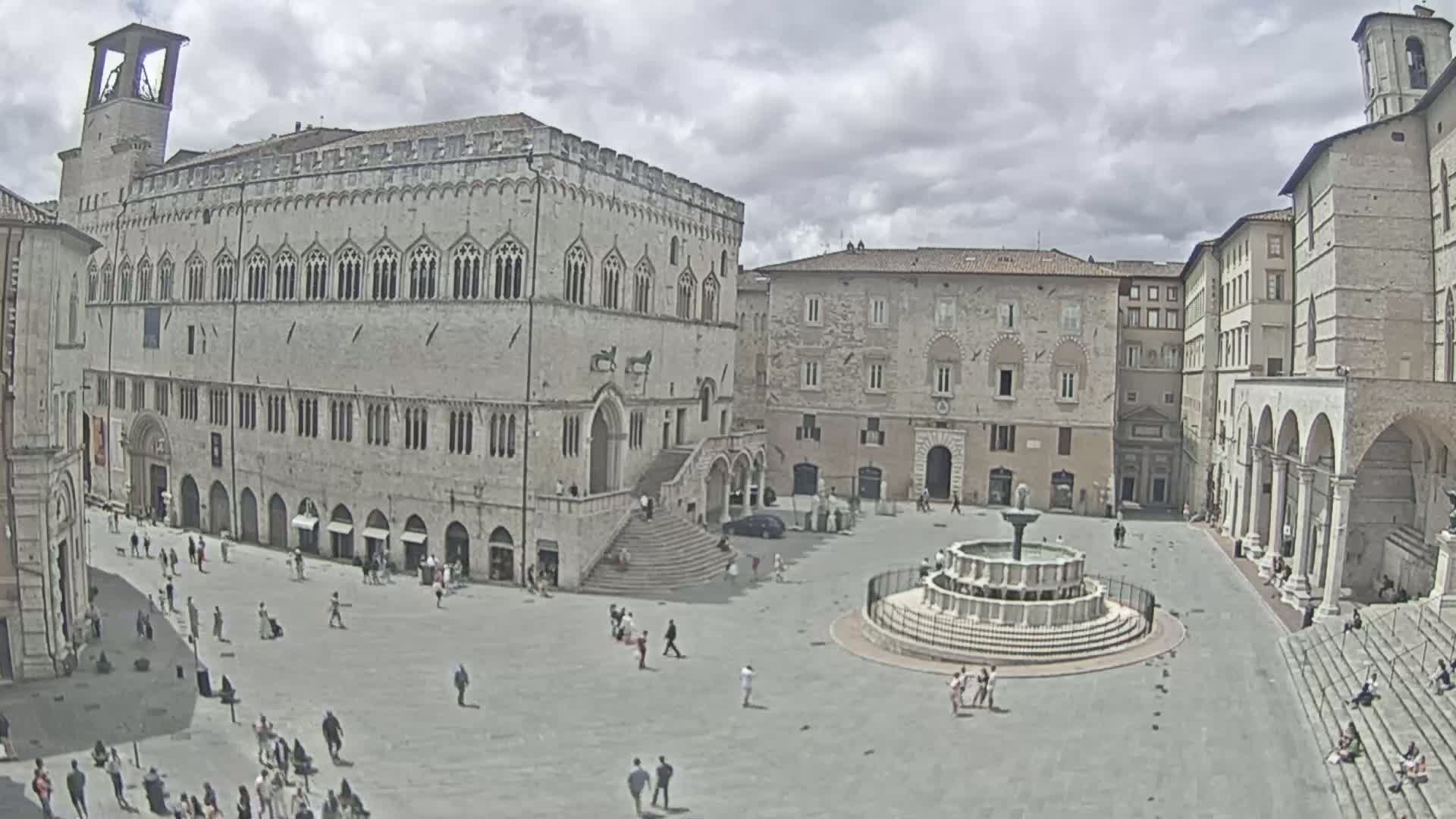 Perugia Piazza IV Novembre Square Live Cam - Umbria, Italy