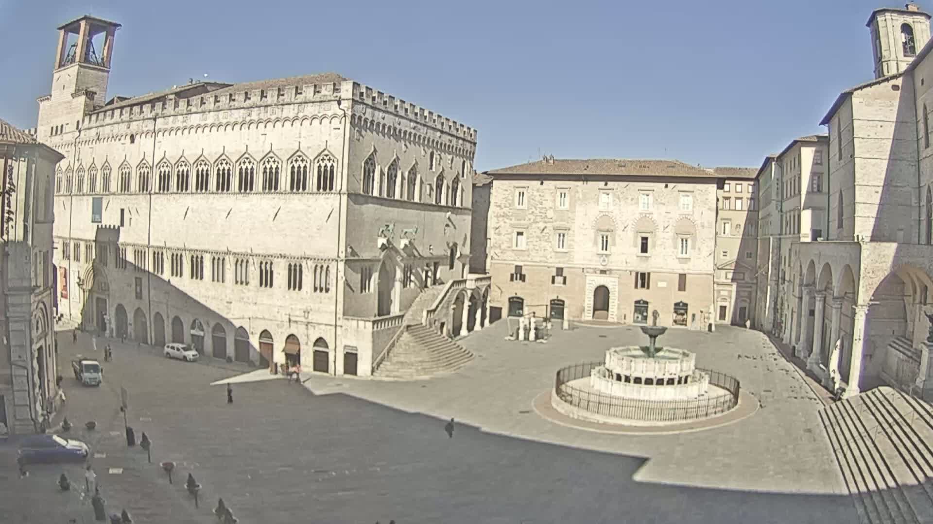 Perugia Piazza IV Novembre Square Live Cam - Umbria, Italy