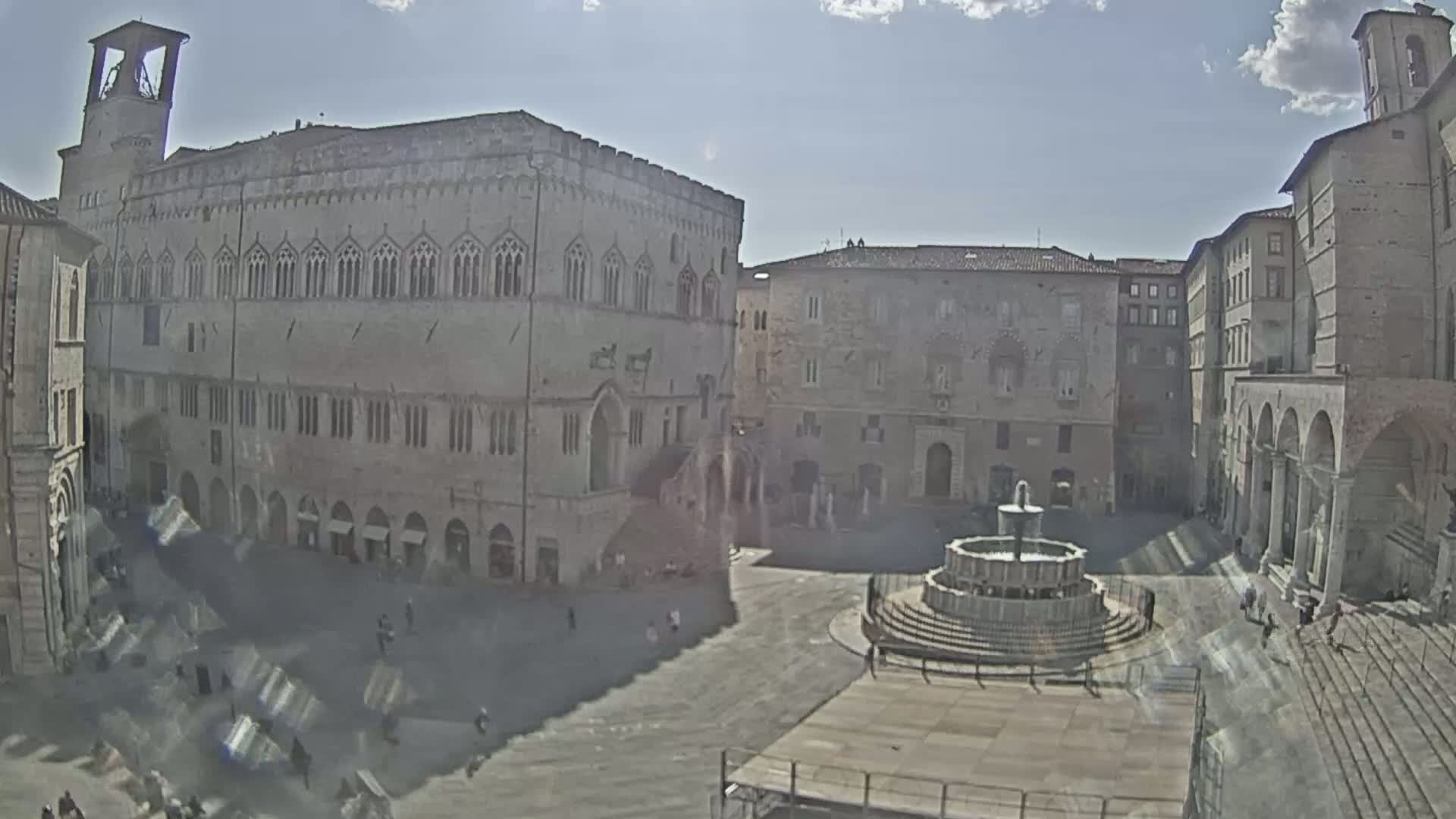 Perugia Piazza IV Novembre Square Live Cam - Umbria, Italy