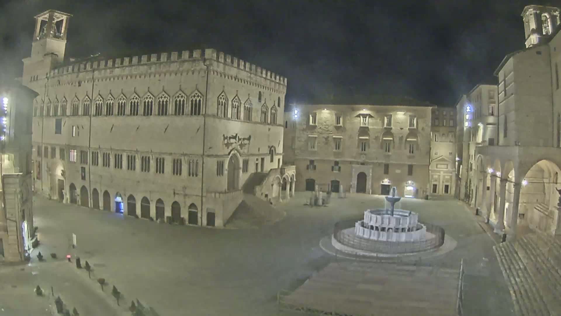 Perugia Piazza IV Novembre Square Live Cam - Umbria, Italy