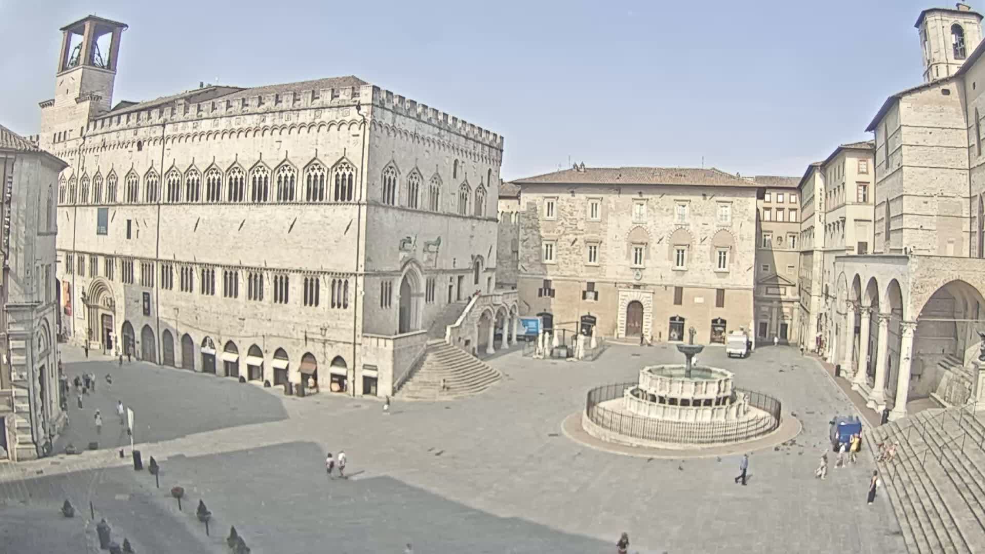 Perugia Piazza IV Novembre Square Live Cam - Umbria, Italy