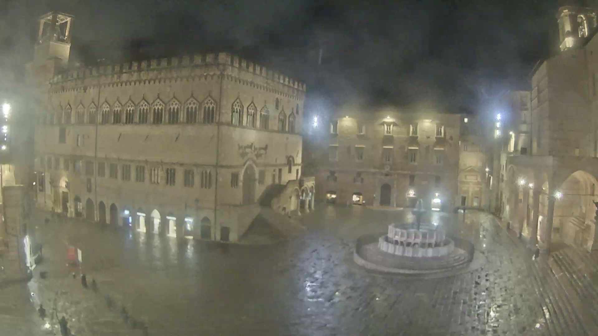 Perugia Piazza IV Novembre Square Live Cam - Umbria, Italy