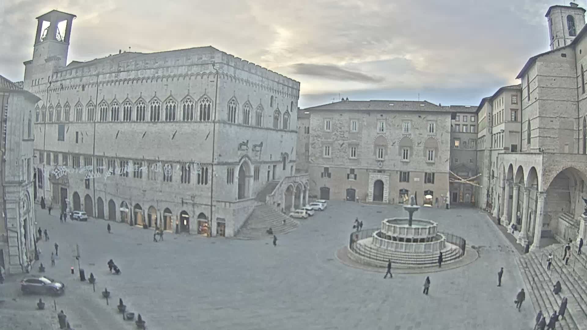 Perugia Piazza IV Novembre Square Live Cam - Umbria, Italy