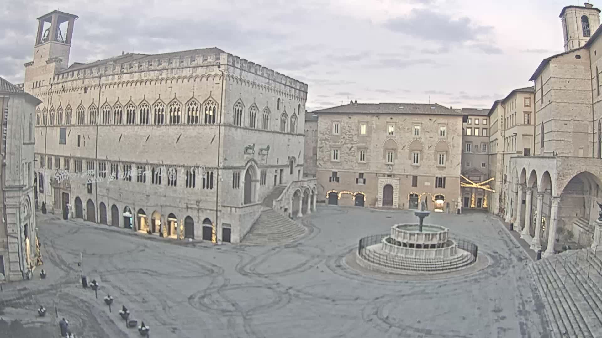 Perugia Piazza IV Novembre Square Live Cam - Umbria, Italy