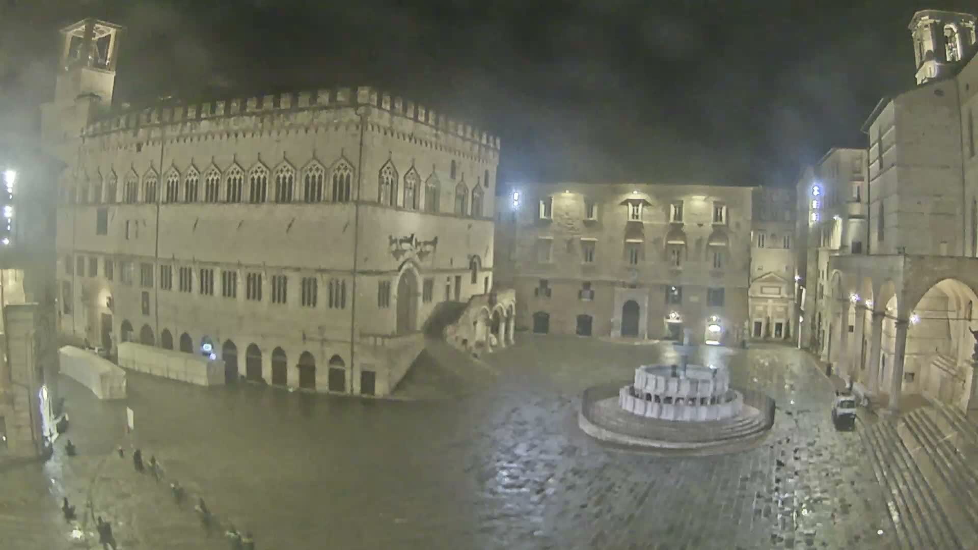 Perugia Piazza IV Novembre Square Live Cam - Umbria, Italy