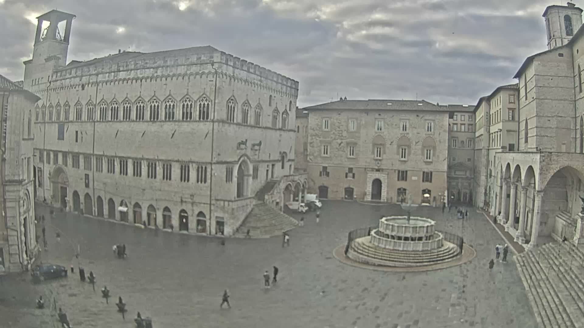 Perugia Piazza IV Novembre Square Live Cam - Umbria, Italy