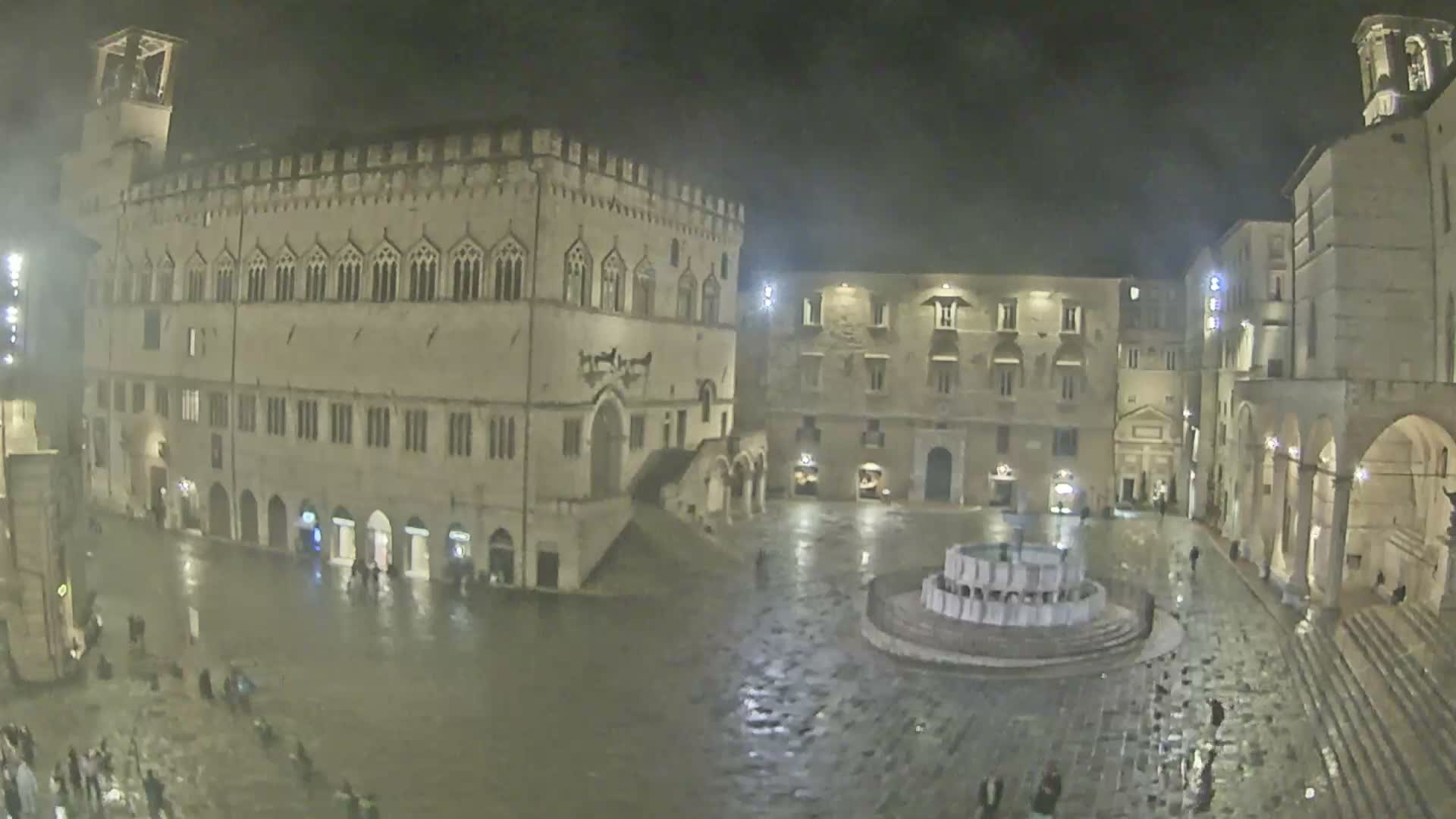 Perugia Piazza IV Novembre Square Live Cam - Umbria, Italy