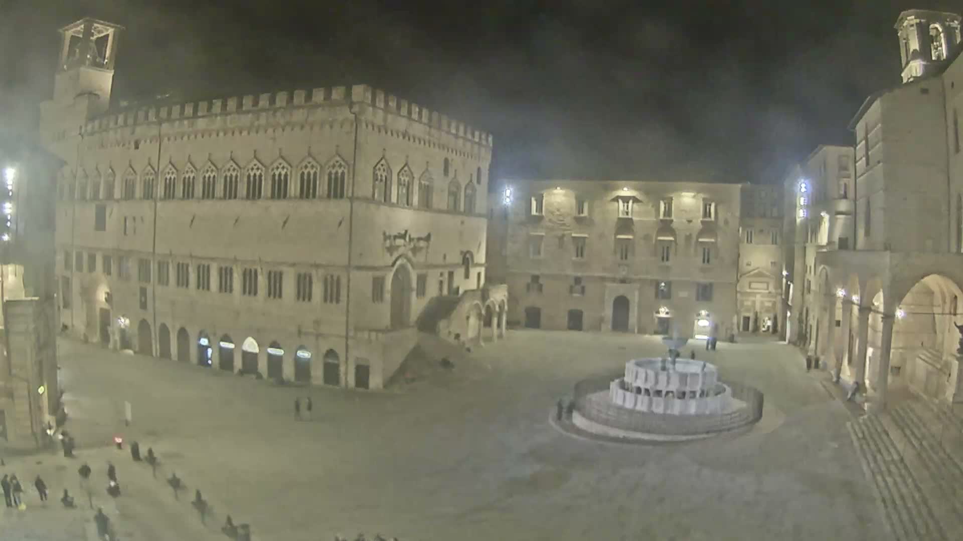 Perugia Piazza IV Novembre Square Live Cam - Umbria, Italy