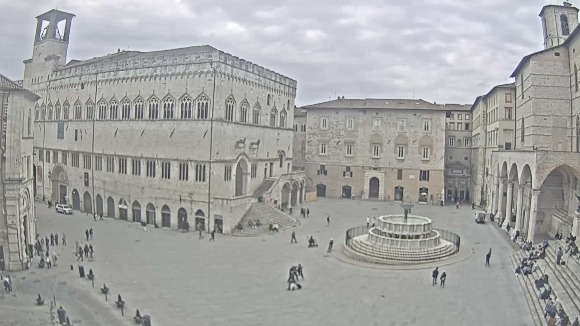 Perugia Piazza IV Novembre Square Live Cam - Umbria, Italy