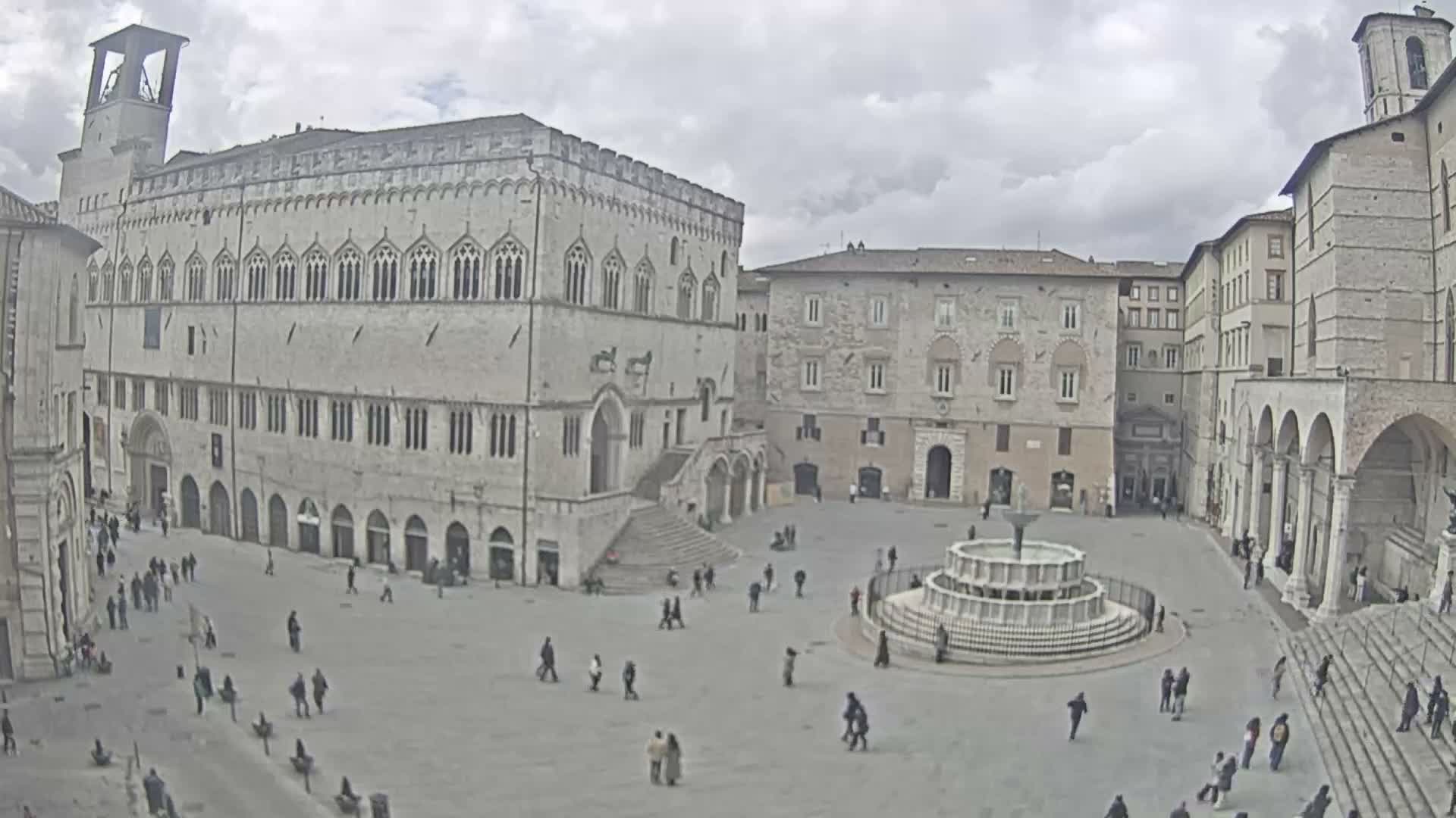 Perugia Piazza IV Novembre Square Live Cam - Umbria, Italy