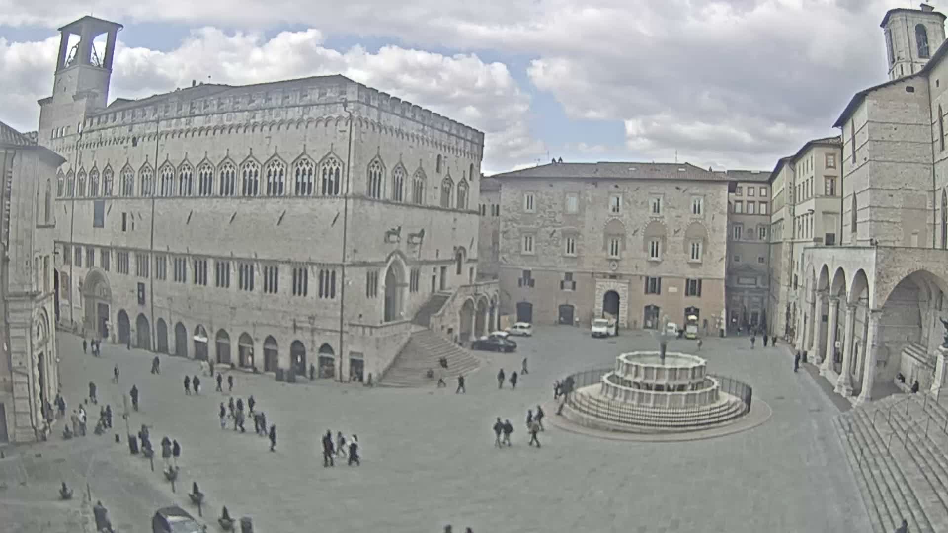 Perugia Piazza IV Novembre Square Live Cam - Umbria, Italy