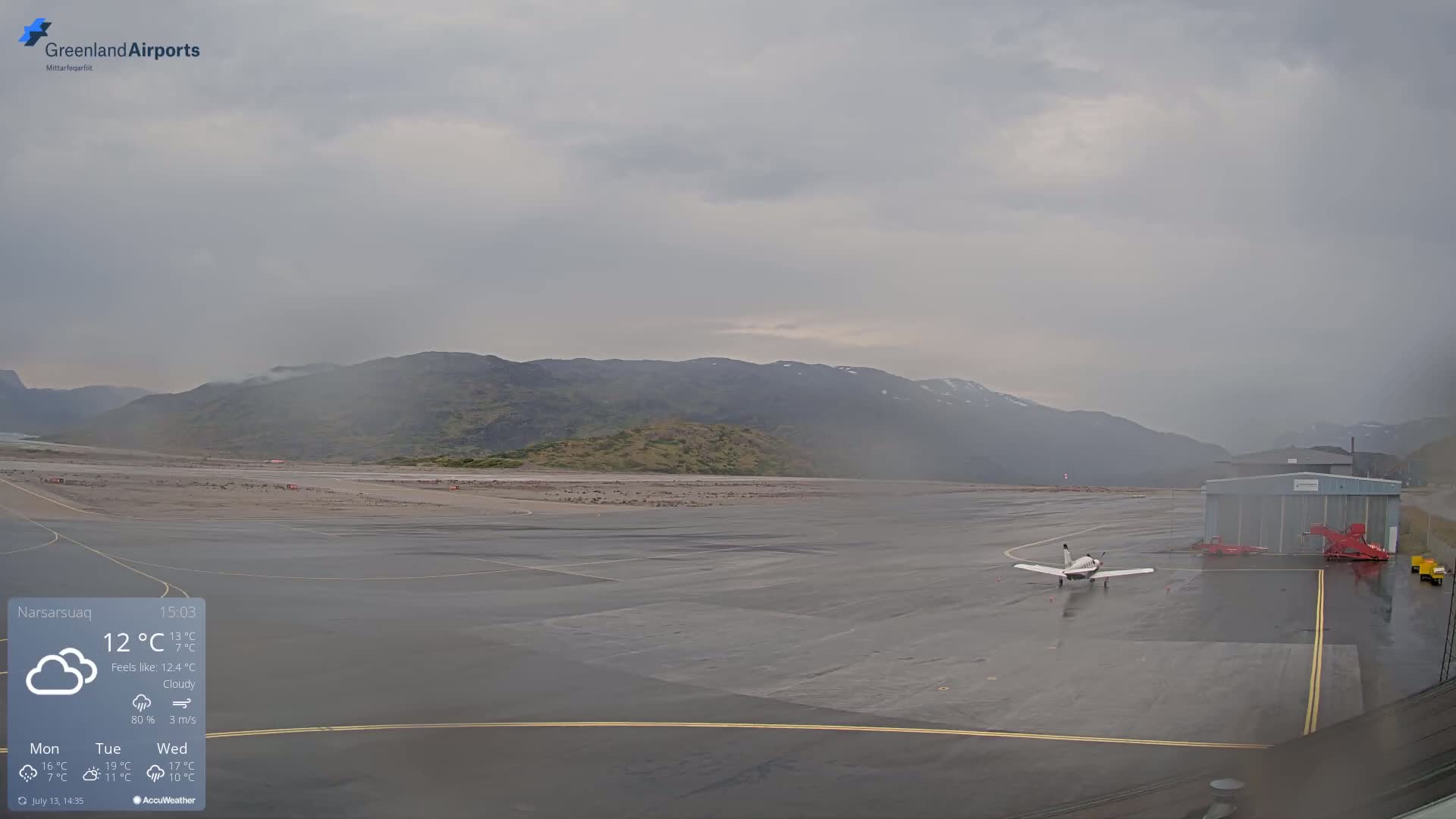 Qaarsut Airport (Mittarfik Qaarsut) North Towards View Live Cam JQA / BGUQ  - Qaarsut, Avannaata, Greenland, Denmark