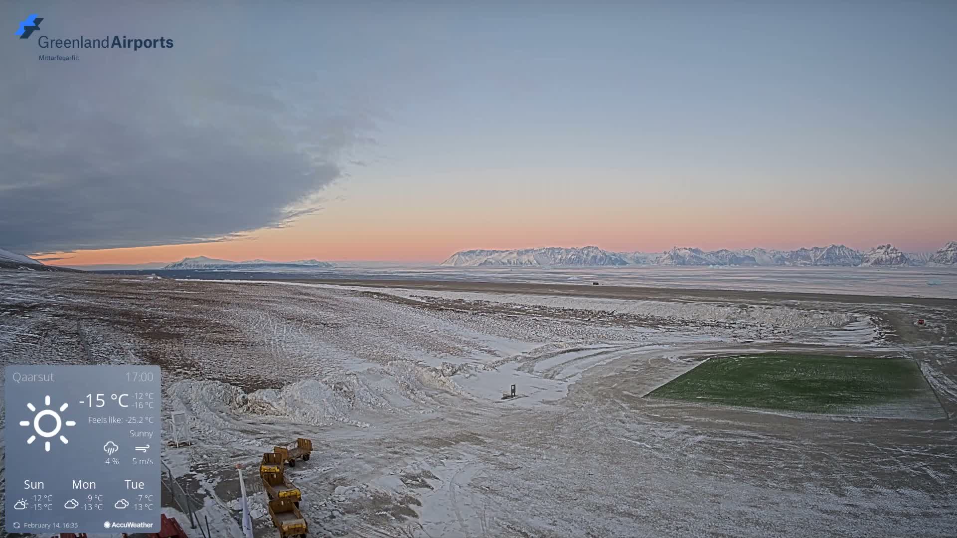 Qaarsut Airport (Mittarfik Qaarsut) North Towards View Live Cam JQA / BGUQ  - Qaarsut, Avannaata, Greenland, Denmark