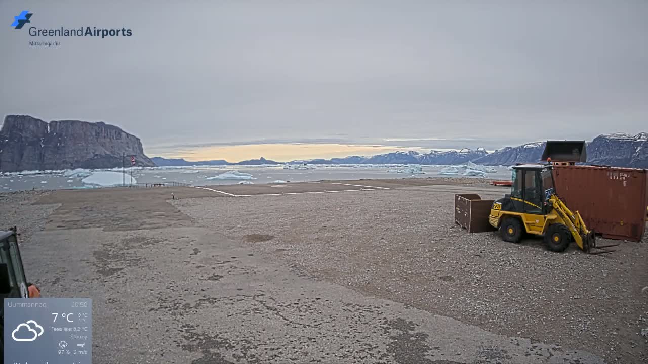 Uummannaq Heliport & Uummannaq Fjord / Storoen-Ikerasak Island Live Cam - Uummannaq, Avannaata, Greenland, Denmark