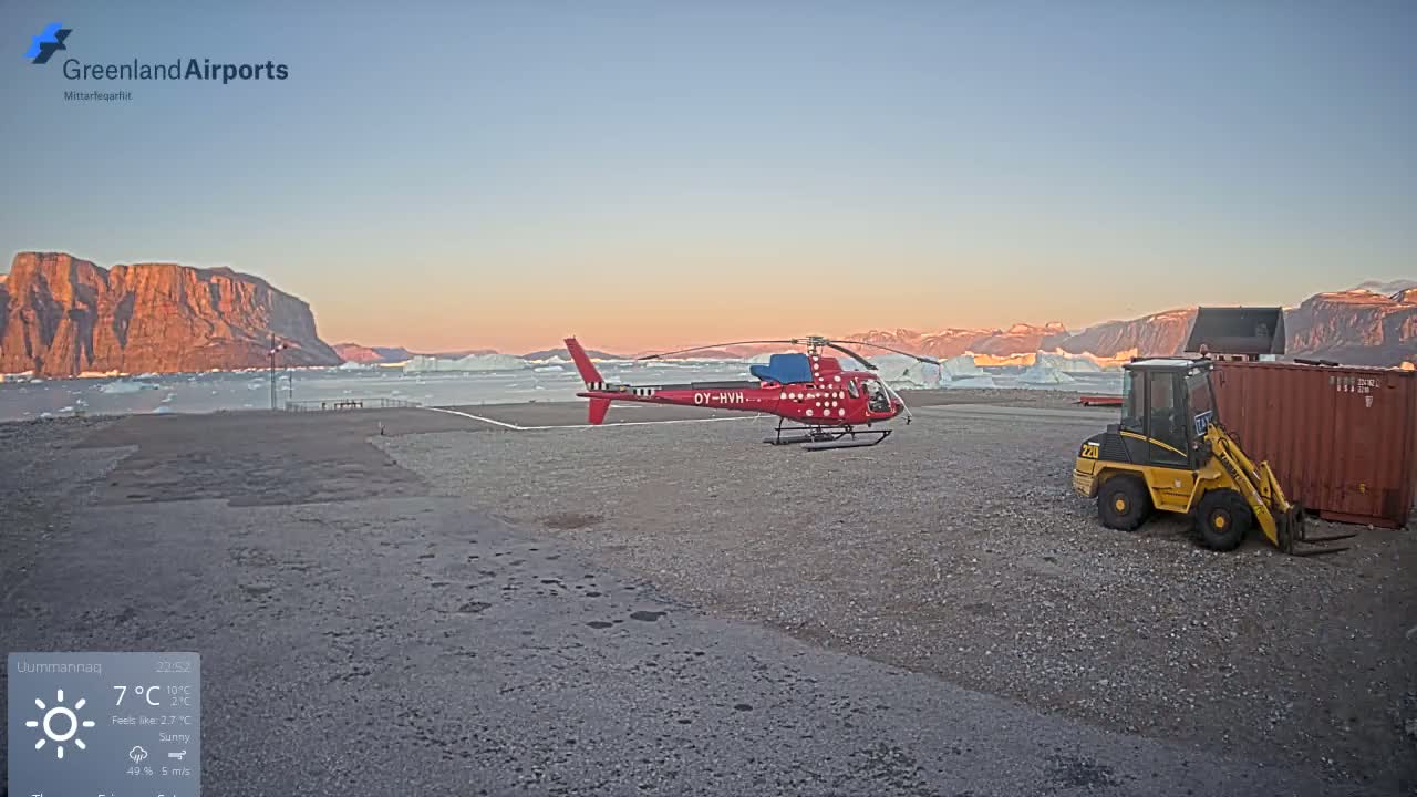 Uummannaq Heliport & Uummannaq Fjord / Storoen-Ikerasak Island Live Cam - Uummannaq, Avannaata, Greenland, Denmark