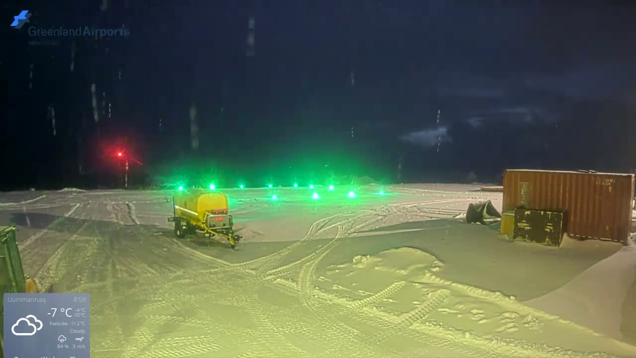 Uummannaq Heliport & Uummannaq Fjord / Storoen-Ikerasak Island Live Cam - Uummannaq, Avannaata, Greenland, Denmark