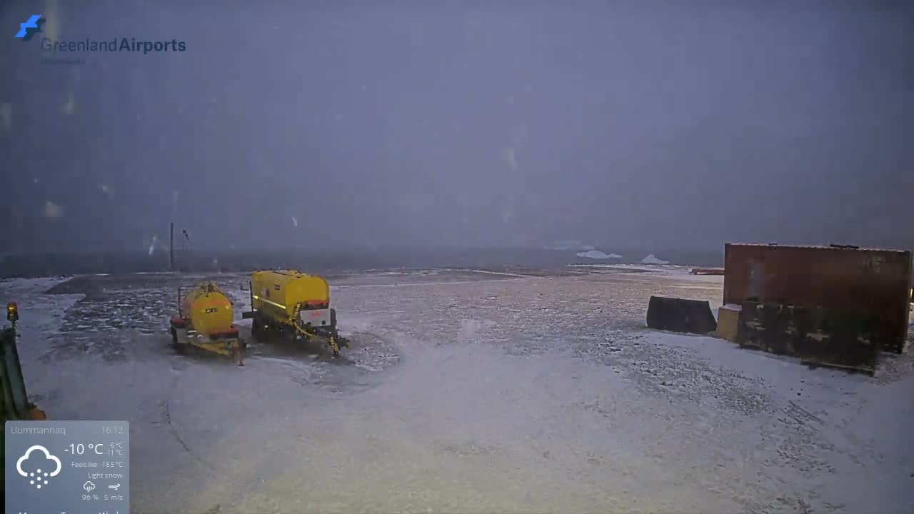 Uummannaq Heliport & Uummannaq Fjord / Storoen-Ikerasak Island Live Cam - Uummannaq, Avannaata, Greenland, Denmark