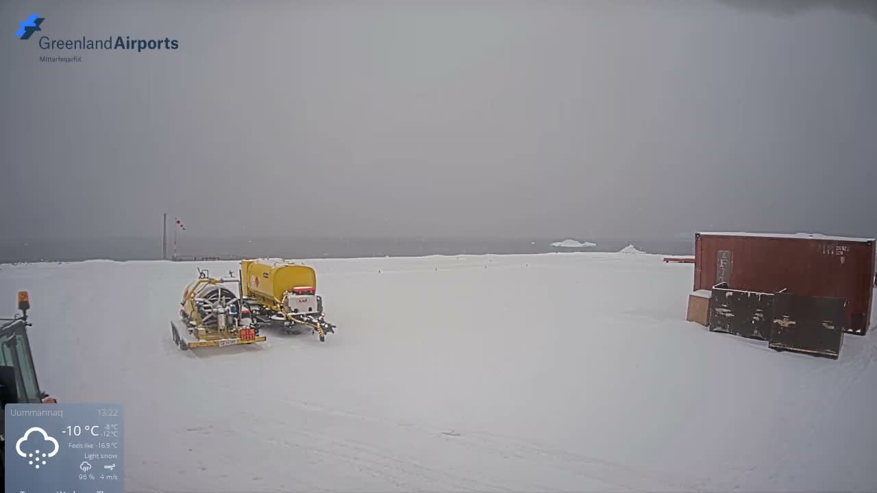 Uummannaq Heliport & Uummannaq Fjord / Storoen-Ikerasak Island Live Cam - Uummannaq, Avannaata, Greenland, Denmark