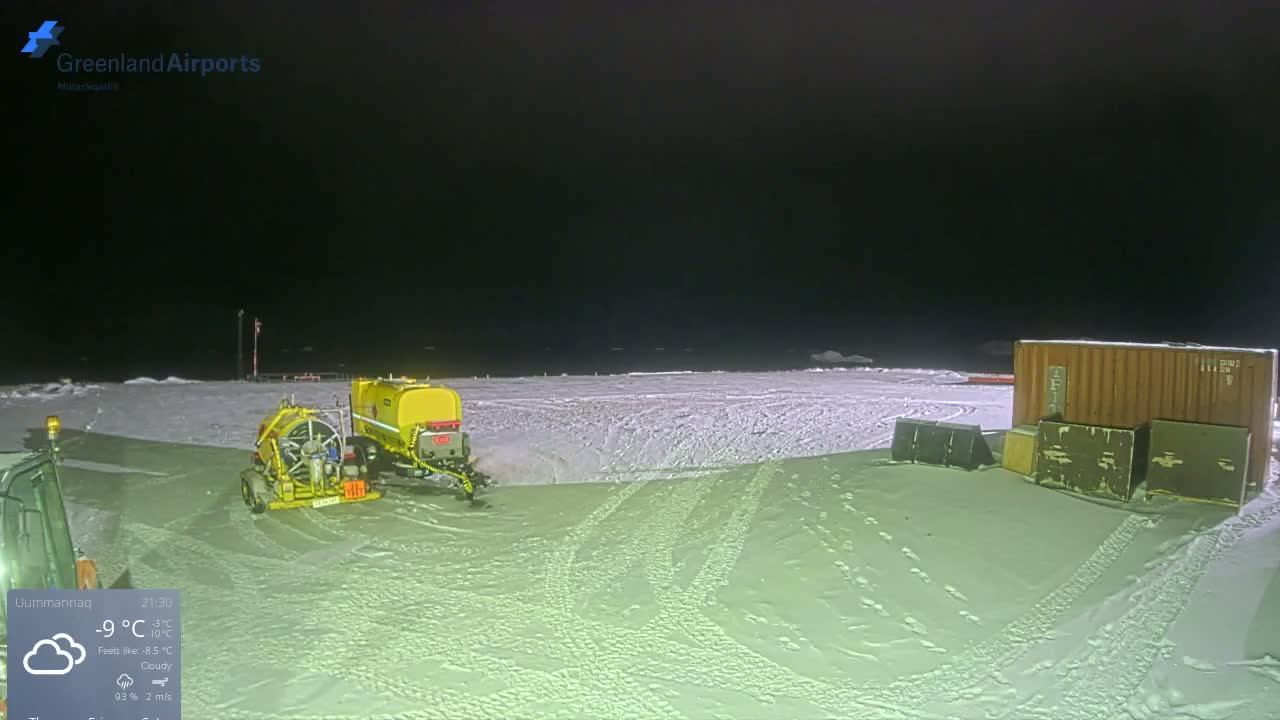 Uummannaq Heliport & Uummannaq Fjord / Storoen-Ikerasak Island Live Cam - Uummannaq, Avannaata, Greenland, Denmark