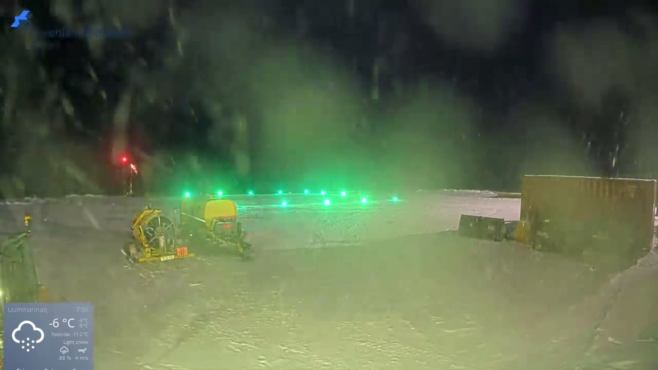 Uummannaq Heliport & Uummannaq Fjord / Storoen-Ikerasak Island Live Cam - Uummannaq, Avannaata, Greenland, Denmark