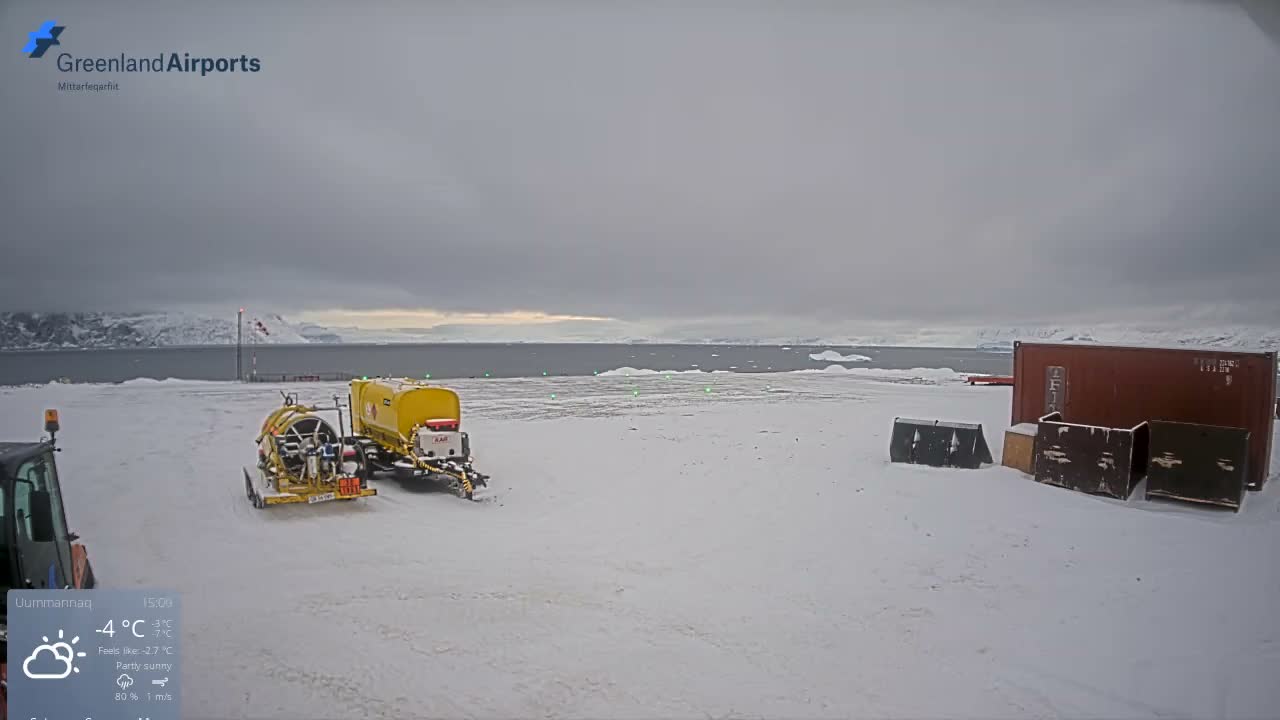 Uummannaq Heliport & Uummannaq Fjord / Storoen-Ikerasak Island Live Cam - Uummannaq, Avannaata, Greenland, Denmark