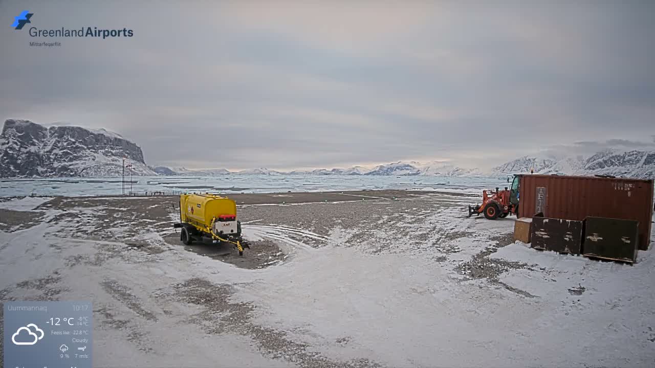 Uummannaq Heliport & Uummannaq Fjord / Storoen-Ikerasak Island Live Cam - Uummannaq, Avannaata, Greenland, Denmark