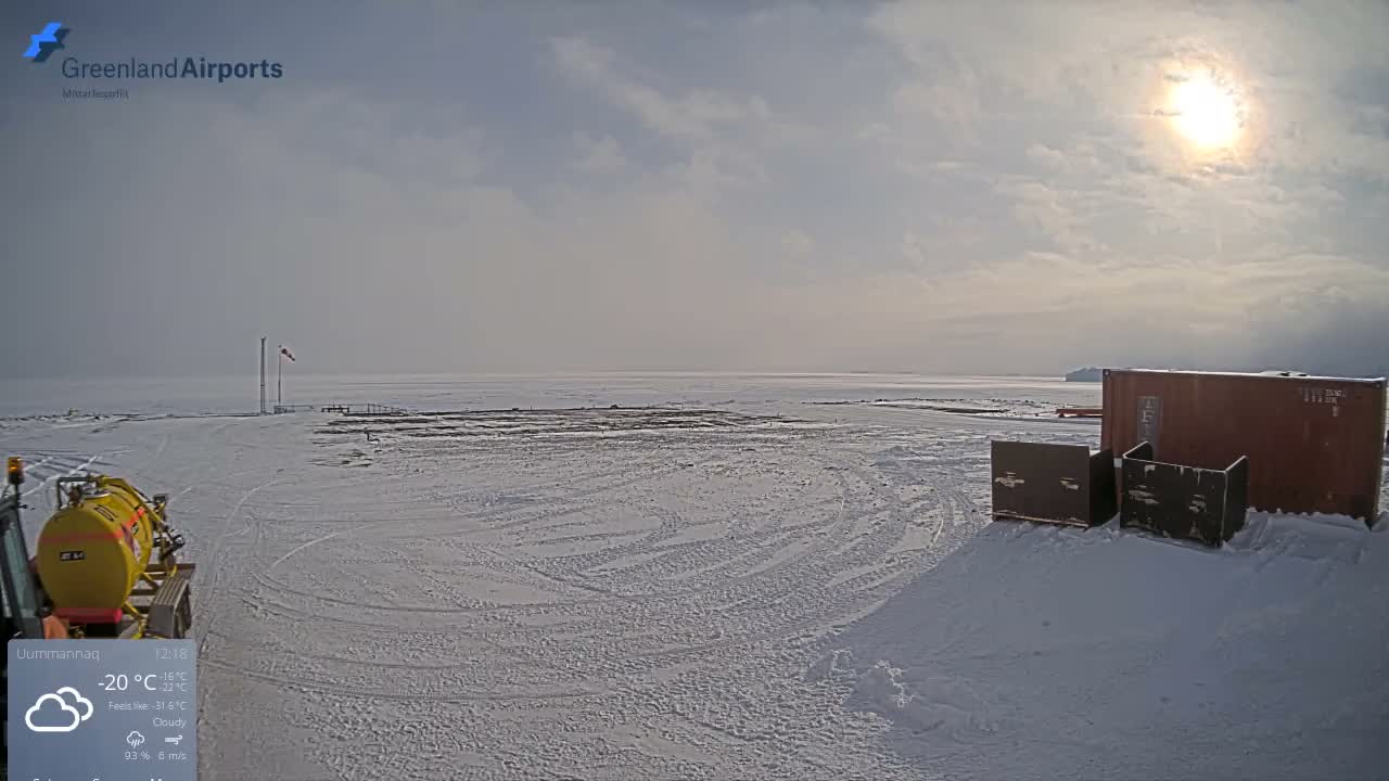 Uummannaq Heliport & Uummannaq Fjord / Storoen-Ikerasak Island Live Cam - Uummannaq, Avannaata, Greenland, Denmark
