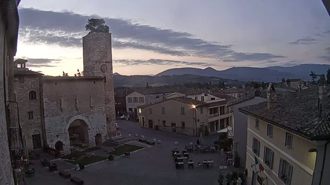 Spello Old City Live Cam - Perugia, Umbria, Italy