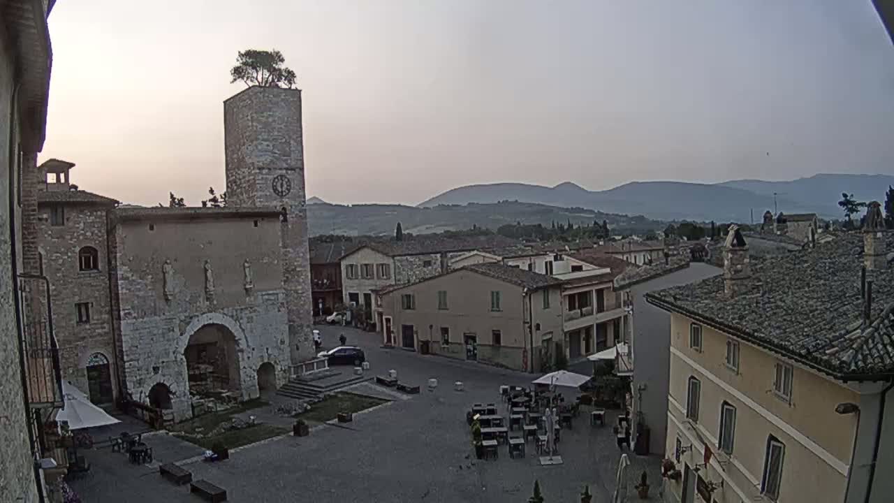Spello Old City Live Cam - Perugia, Umbria, Italy