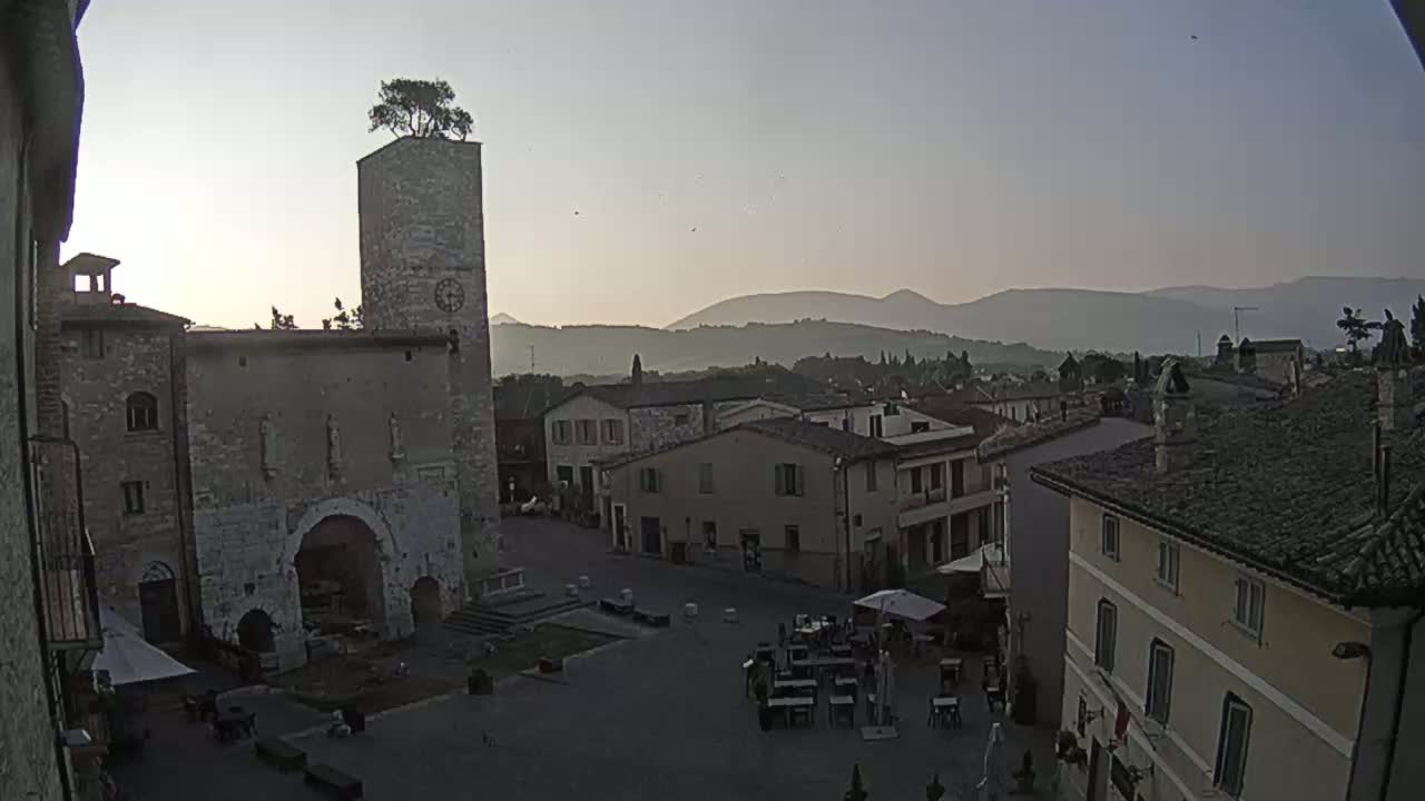 Spello Old City Live Cam - Perugia, Umbria, Italy