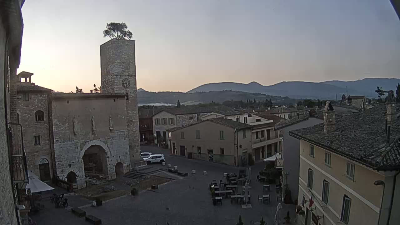 Spello Old City Live Cam - Perugia, Umbria, Italy