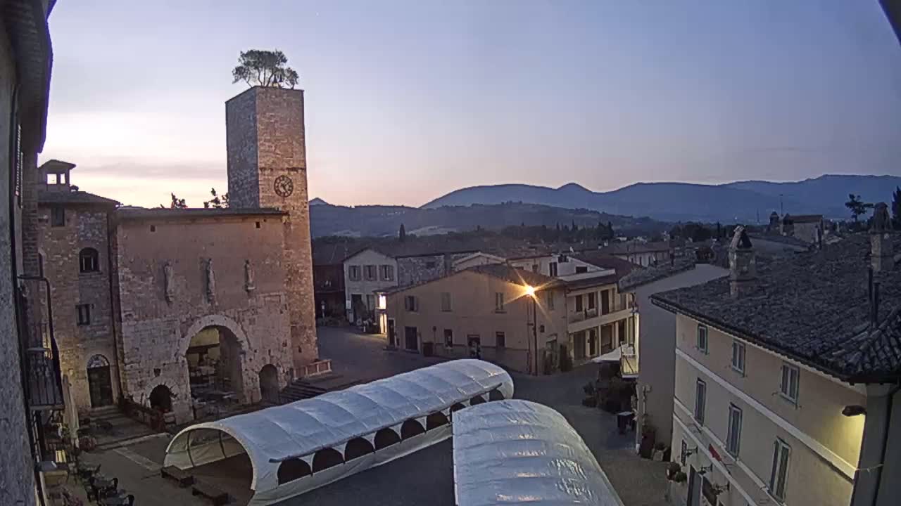 Spello Old City Live Cam - Perugia, Umbria, Italy