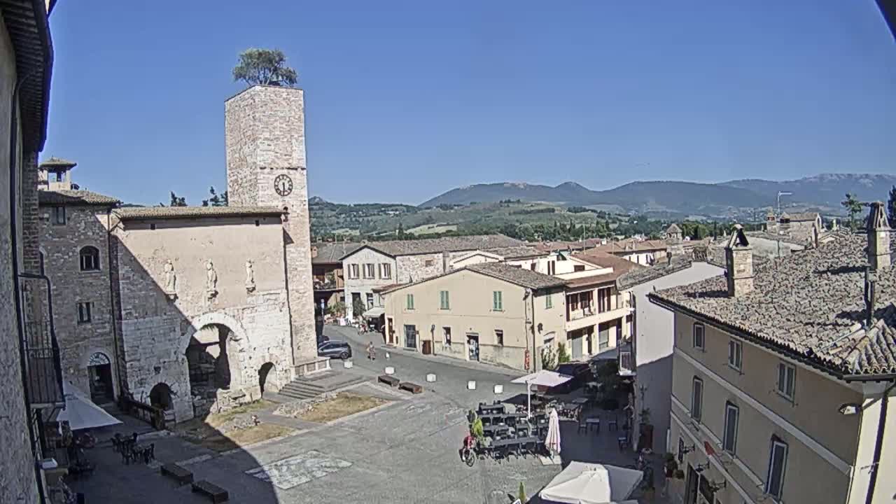 Spello Old City Live Cam - Perugia, Umbria, Italy
