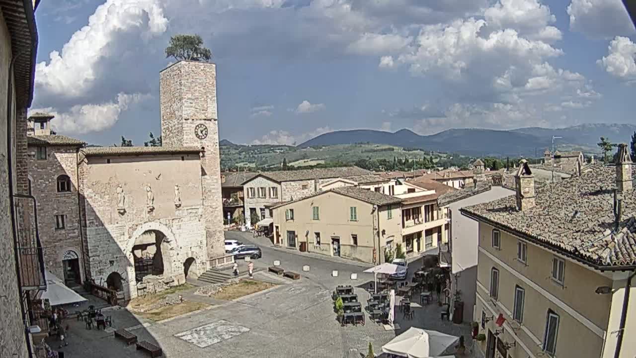 Spello Old City Live Cam - Perugia, Umbria, Italy