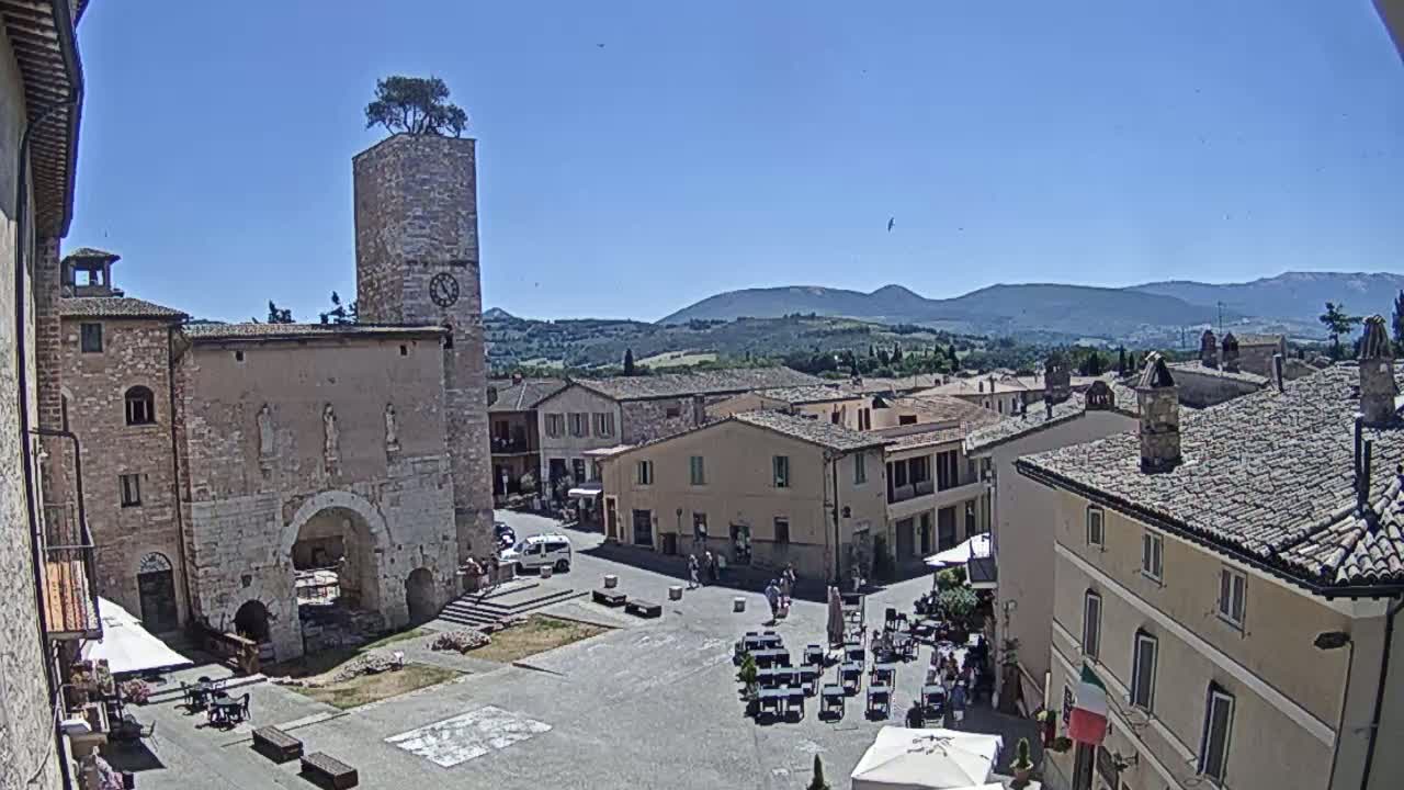 Spello Old City Live Cam - Perugia, Umbria, Italy