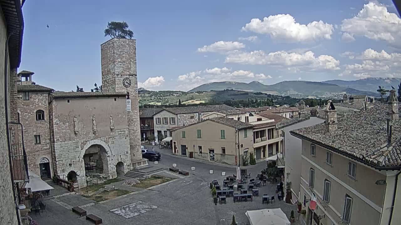 Spello Old City Live Cam - Perugia, Umbria, Italy