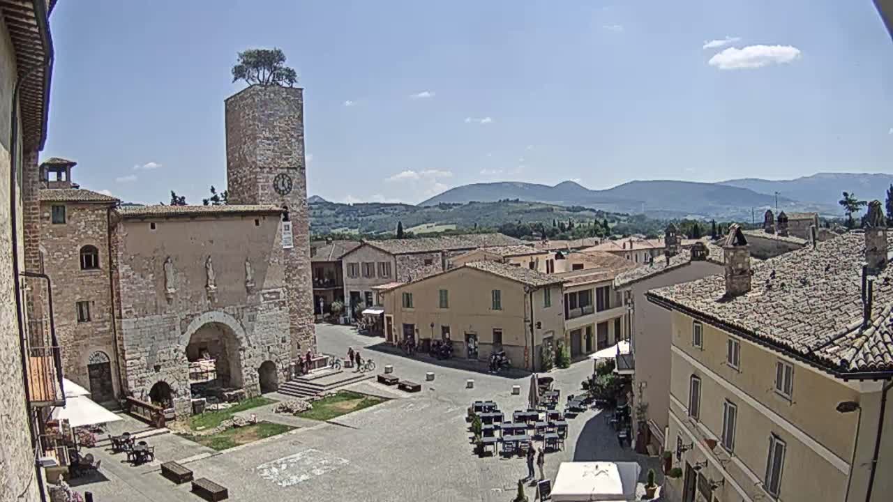 Spello Old City Live Cam - Perugia, Umbria, Italy