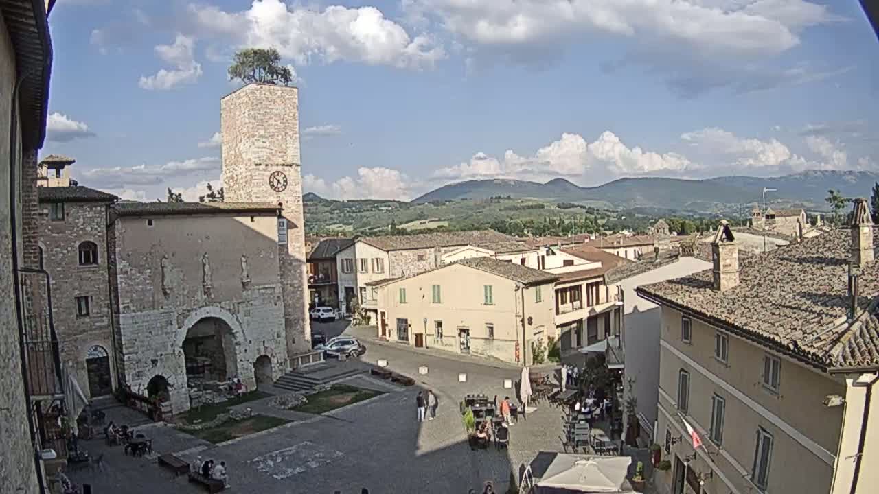 Spello Old City Live Cam - Perugia, Umbria, Italy