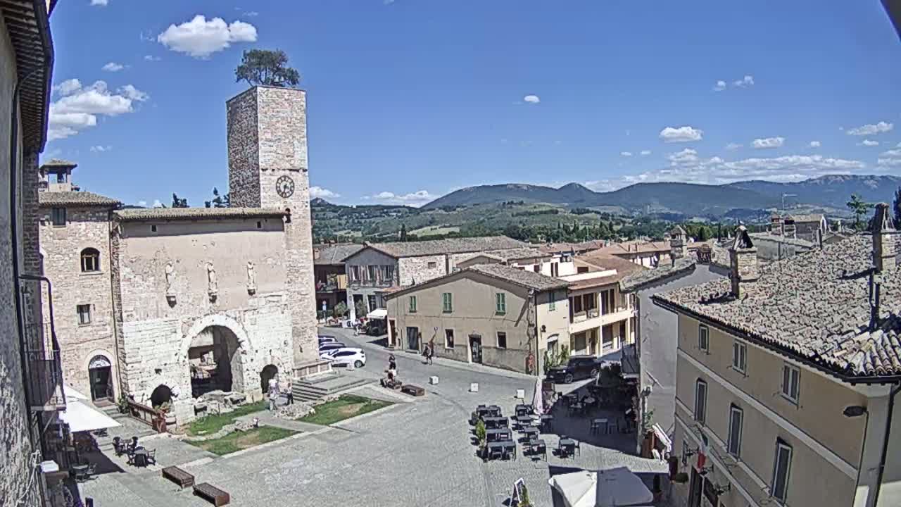 Spello Old City Live Cam - Perugia, Umbria, Italy