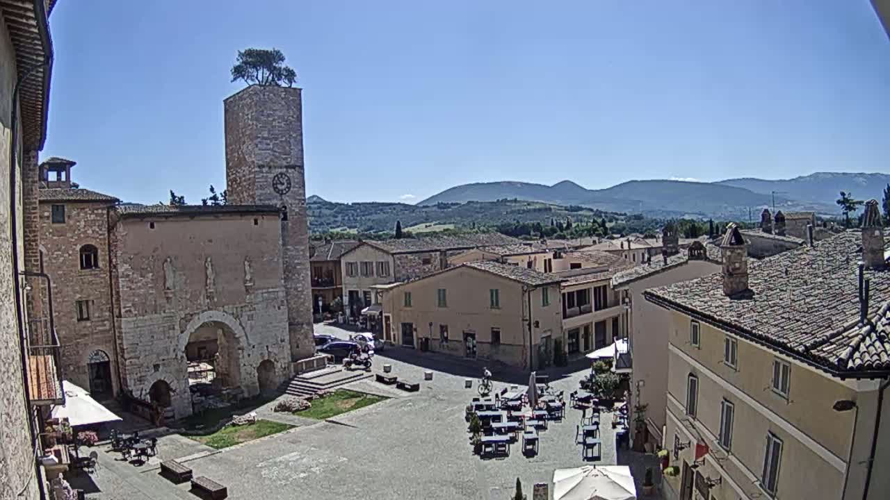 Spello Old City Live Cam - Perugia, Umbria, Italy